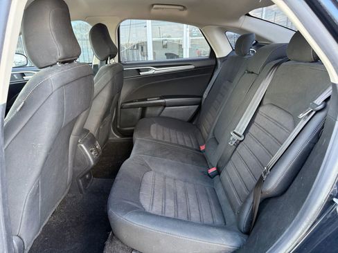 Used 2020 Ford Fusion SE image 27