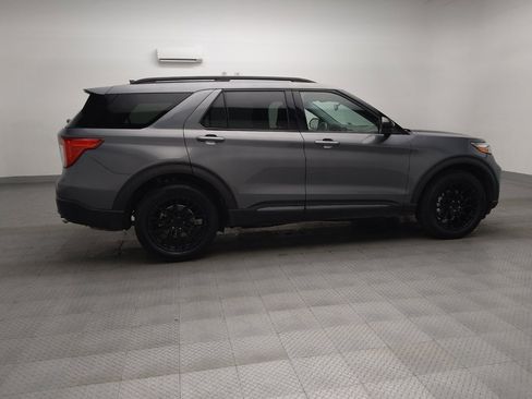 Used 2022 Ford Explorer XLT w/ Equipment Group 202A image 10