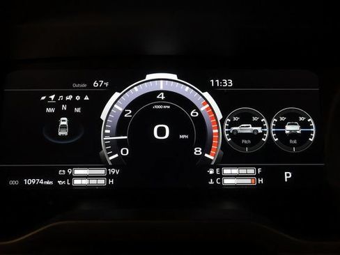 Used 2024 Toyota Tundra Limited AWD/4WD image 19