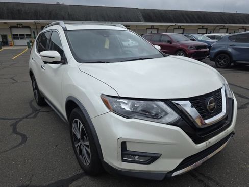 Used 2020 Nissan Rogue SV w/ Sun & Sound Touring Package AWD/4WD image 3