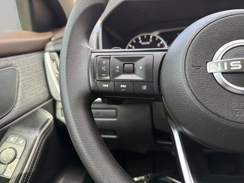Used 2022 Nissan Rogue S FWD image 21