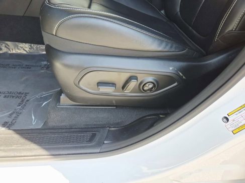 Used 2025 Jeep Grand Cherokee L Limited w/ Luxury Tech Group II image 39