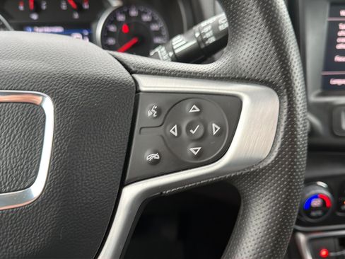 Used 2023 GMC Terrain SLE w/ Driver Convenience Package FWD image 19