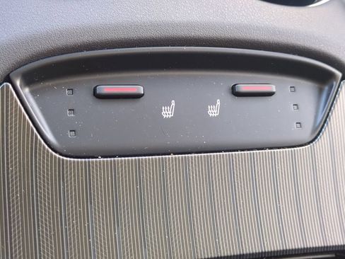 Used 2024 Toyota Venza Nightshade image 25