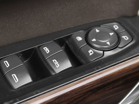 Used 2019 GMC Sierra 1500 SLT image 14