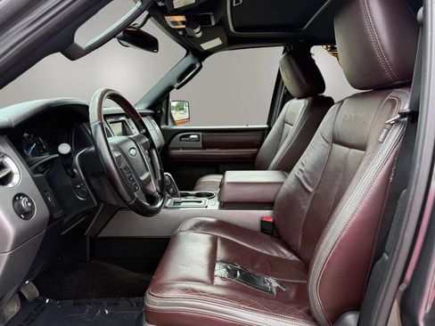 Used 2017 Ford Expedition Platinum AWD/4WD image 2