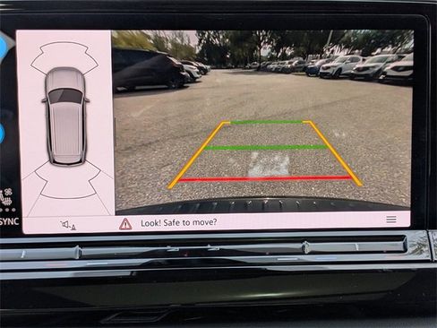 New 2026 Volkswagen Atlas SE image 22