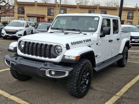 New 2025 Jeep Gladiator Sport image 3