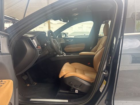 Certified 2023 Volvo XC60 B5 Ultimate w/ Protection Package Premier FWD image 9