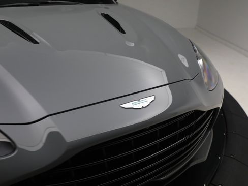 Used 2025 Aston Martin DBX 707 image 29