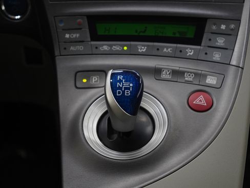 Used 2014 Toyota Prius Two image 16