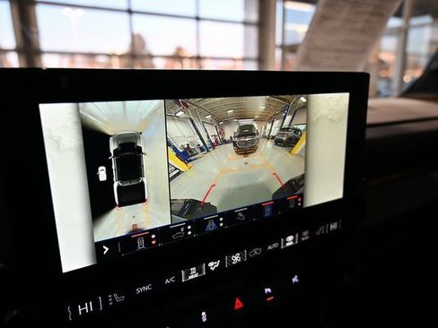 Used 2025 GMC Hummer EV 2X w/ LPO, Dark Essentials Package image 17