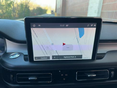 Used 2024 Lincoln Aviator AWD image 21