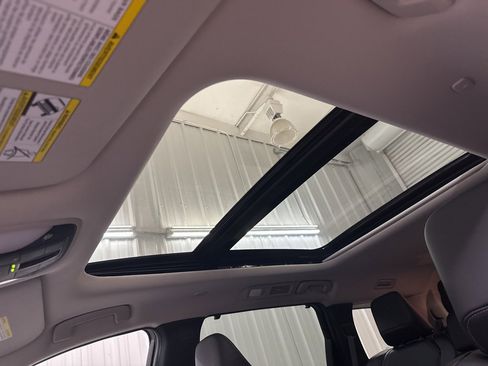 Certified 2025 INFINITI QX60 Luxe image 17