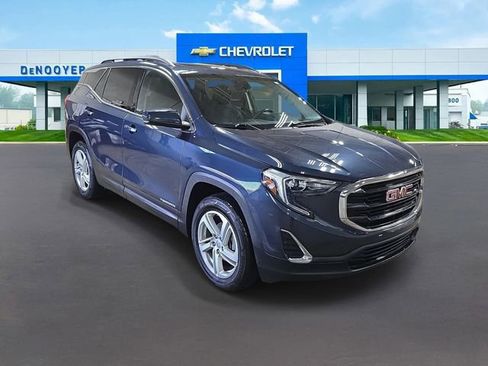 Used 2018 GMC Terrain SLE w/ Driver Convenience Package image 5