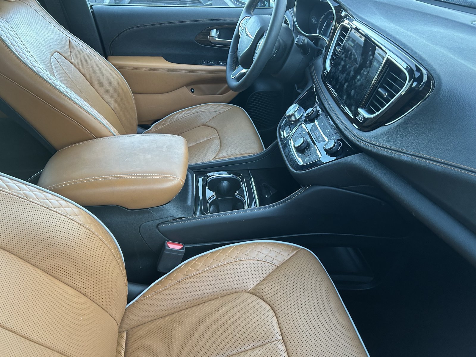 Used 2022 Chrysler Pacifica Pinnacle FWD image 12