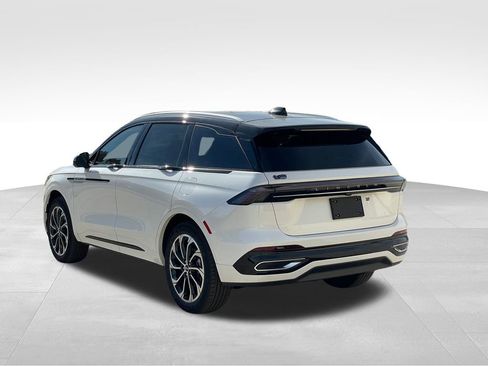 New 2026 Lincoln Nautilus Reserve image 3