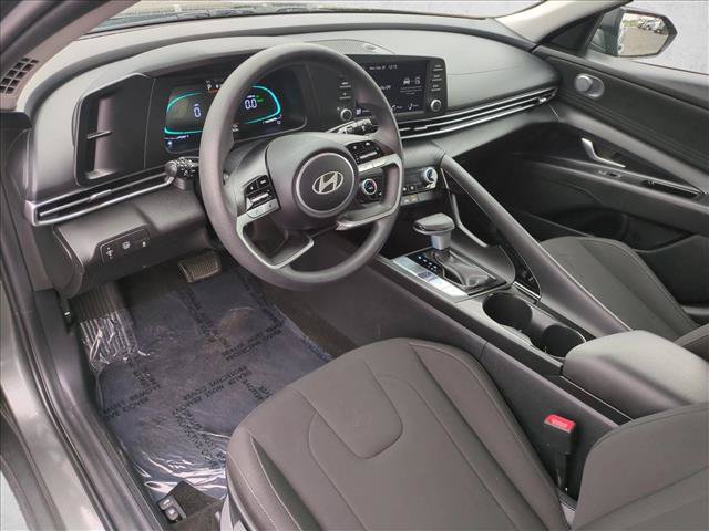 Used 2025 Hyundai Elantra Hybrid FWD image 10