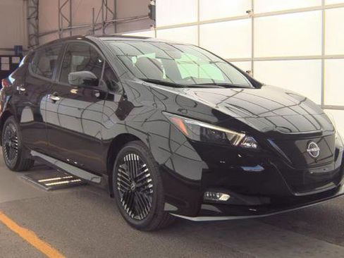 Used 2025 Nissan Leaf SV Plus image 2