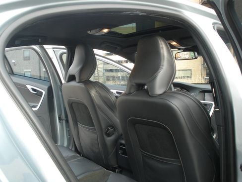 Used 2015 Volvo S60 T6 R-Design Platinum image 34