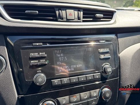 Used 2016 Nissan Rogue FWD image 11