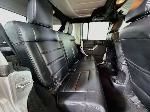 Used 2012 Jeep Wrangler Unlimited Sahara w/ Connectivity Group AWD/4WD image 25