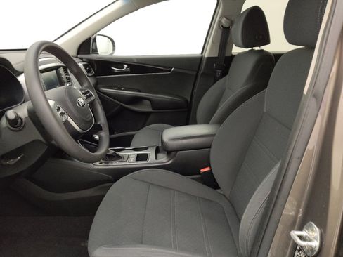Used 2019 Kia Sorento LX image 17