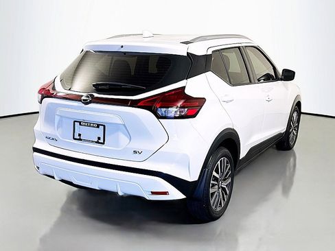 Used 2024 Nissan Kicks SV FWD image 7