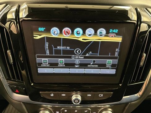 Used 2018 Chevrolet Traverse LT FWD image 11