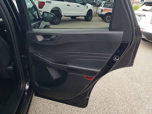 Certified 2023 Ford Escape Active AWD/4WD image 18