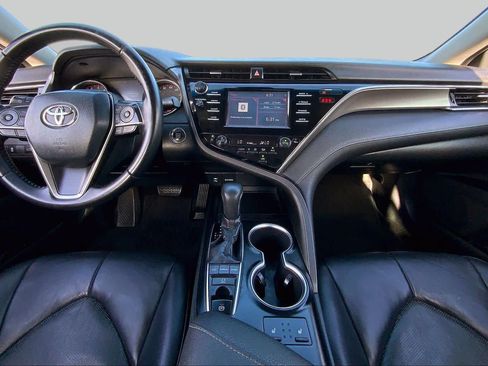 Used 2018 Toyota Camry XSE FWD image 15