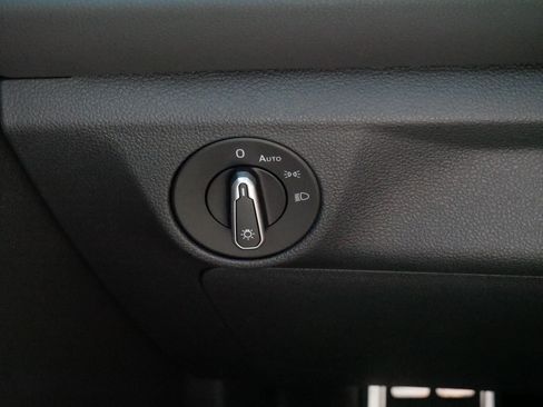 Certified 2025 Volkswagen Jetta Sport FWD image 27