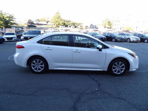 Used 2020 Toyota Corolla LE image 8