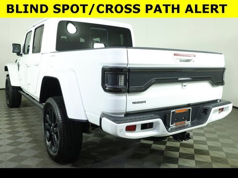 Used 2023 Jeep Gladiator Overland image 9