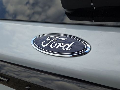 Used 2026 Ford Explorer Platinum AWD/4WD image 32