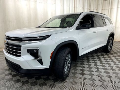 Certified 2024 Chevrolet Traverse LT FWD image 14