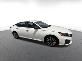Used 2025 Nissan Altima 2.5 SV FWD video 2