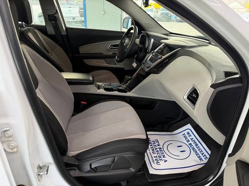 Used 2017 Chevrolet Equinox LS AWD/4WD image 15