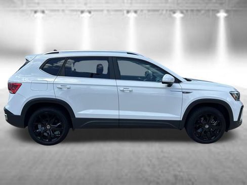 Certified 2023 Volkswagen Taos SE w/ Panoramic Sunroof Package FWD image 7