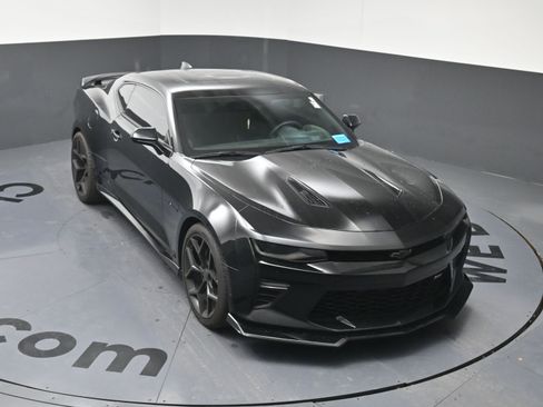 Used 2017 Chevrolet Camaro SS image 22