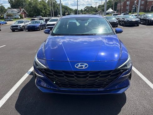 Used 2023 Hyundai Elantra SEL FWD image 11