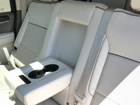 Used 2023 GMC Yukon XL Denali image 33