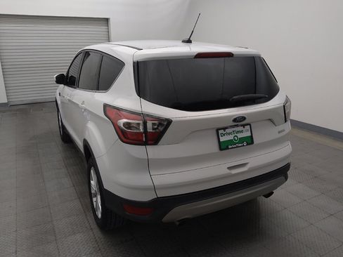 Used 2017 Ford Escape SE FWD image 6