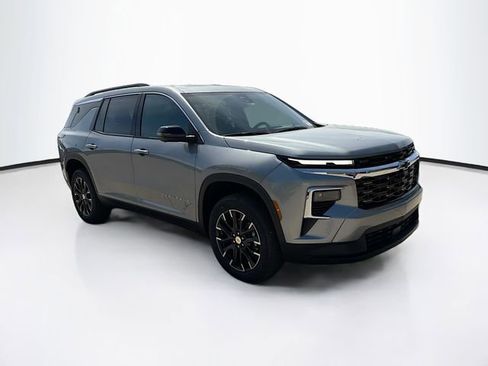 New 2026 Chevrolet Traverse LT w/ Sun and Wheel Package AWD/4WD image 3