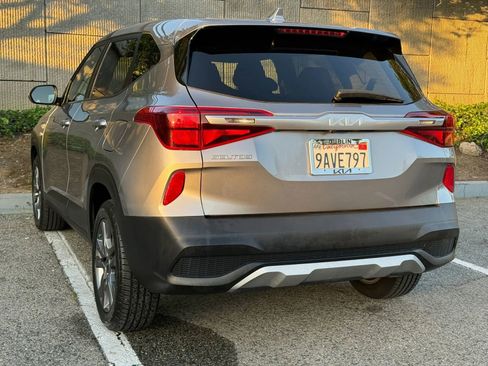 Used 2022 Kia Seltos LX AWD/4WD image 12