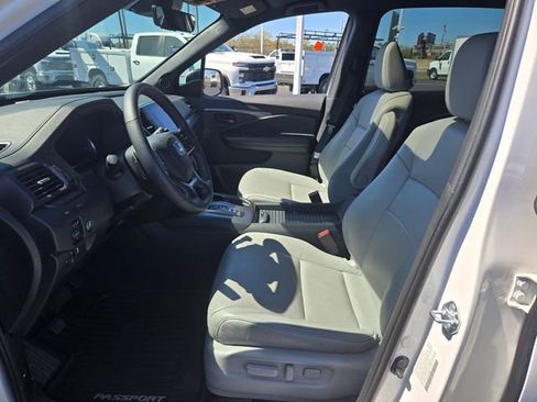 Used 2023 Honda Passport EX-L image 10