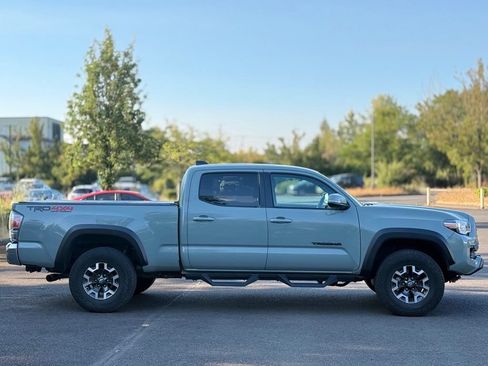 Certified 2022 Toyota Tacoma TRD Off-Road w/ Black Out Package (TMS) AWD/4WD image 6