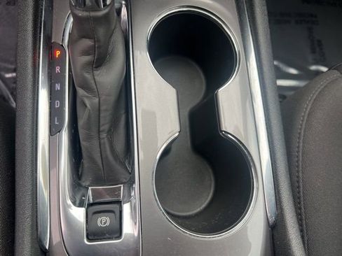 Used 2023 Chevrolet Malibu LT image 32