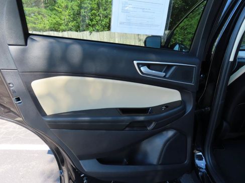 Used 2020 Ford Edge SEL AWD/4WD image 17