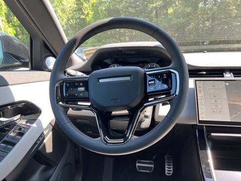 New 2026 Land Rover Range Rover Evoque Dynamic SE image 31